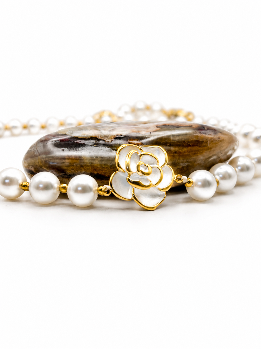 Collier Camélia – Perles & Nacre NordicGrace