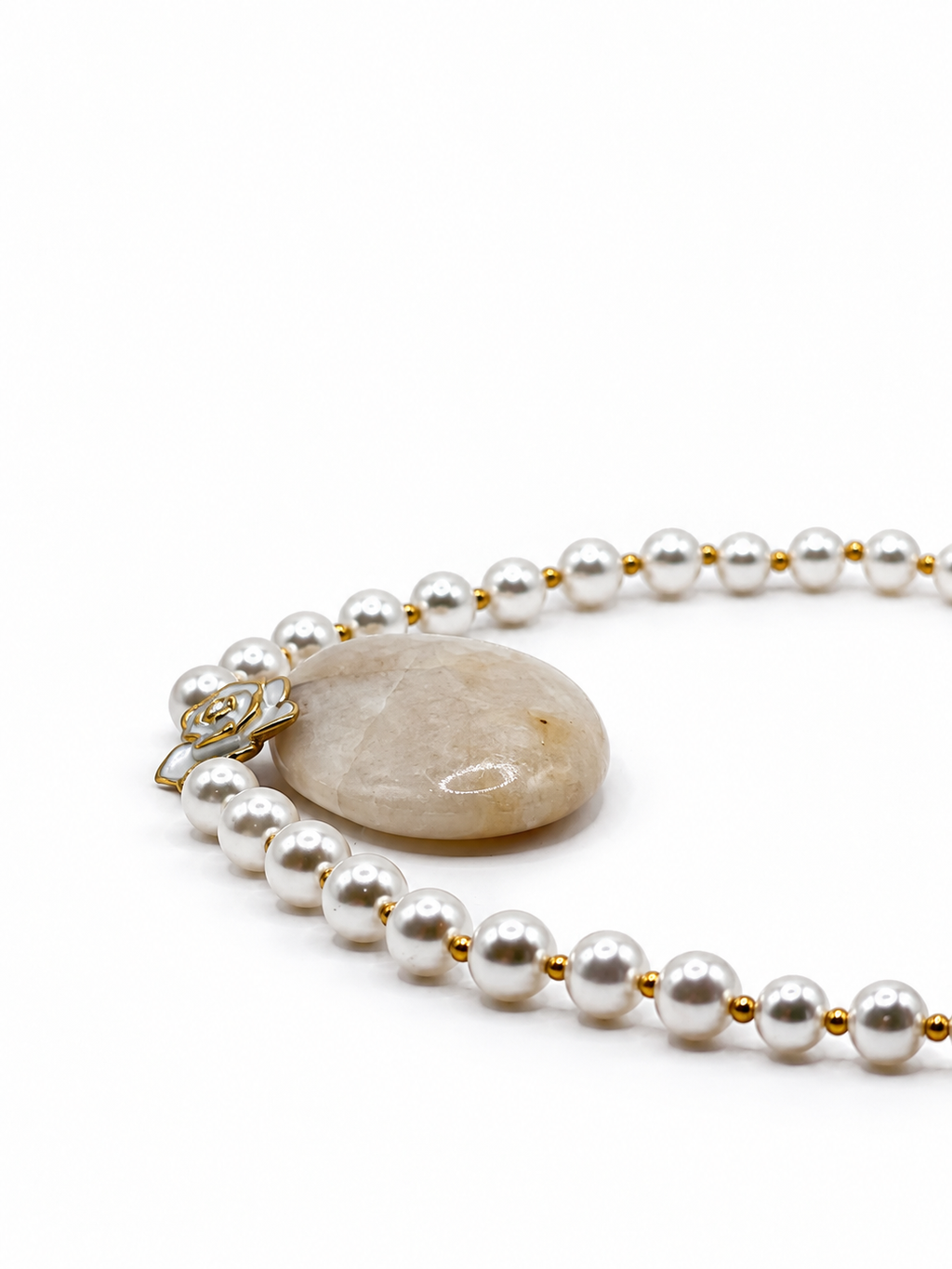 Collier Camélia – Perles & Nacre NordicGrace